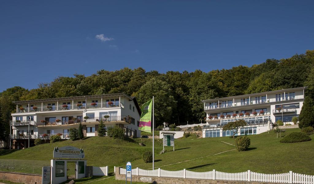Plusnaturhotel Direkt Am Ederseeufer Waldhotel Wiesemann Und Ferienapartments Waldeck  Exterior photo